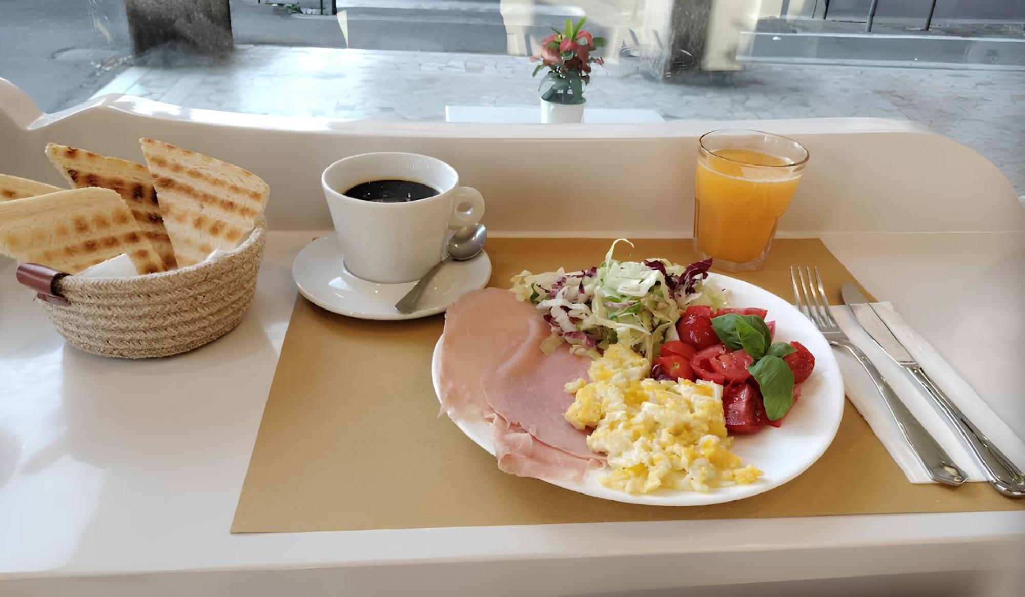 Vittorioveneto126 Bed & Breakfast ลาสเปเซีย ภายนอก รูปภาพ